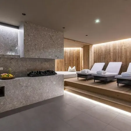 Apartamento 2bdr In With Sauna And Pool- If You Want To Book, Please Contact On Wh-ats-app - 0034-635-518-057 !!!! Lech am Arlberg